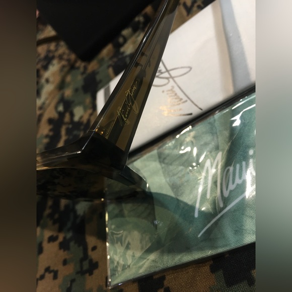 COPY - Maui Jim sunglasses. - Picture 6 of 6